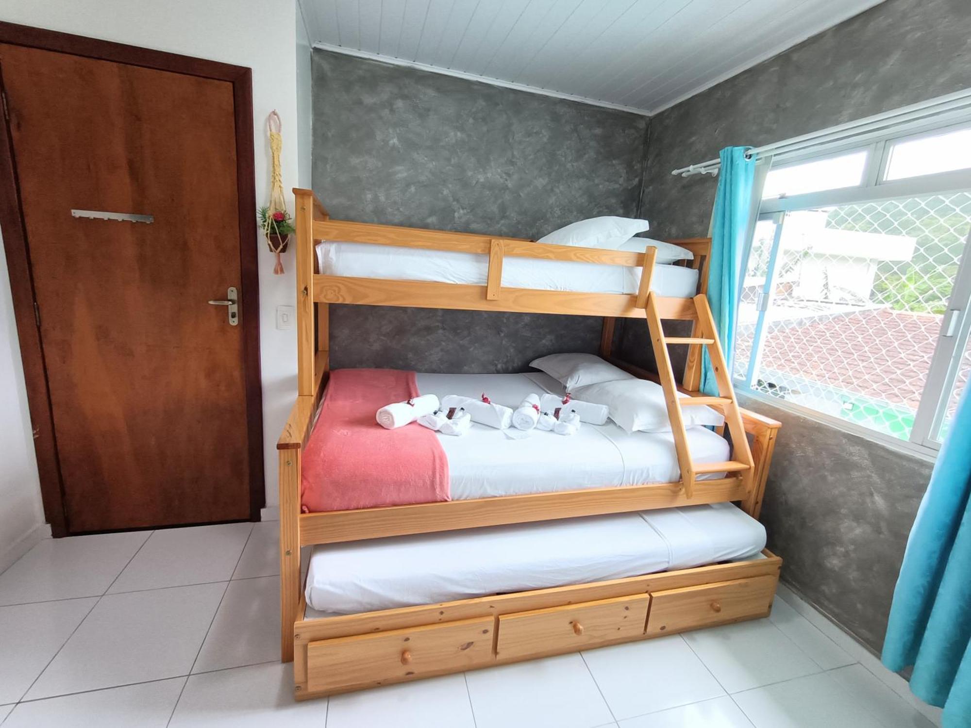 Hostel Casa Da Vo Rosa 塞尔苏拉穆斯州长镇 外观 照片